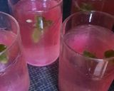 रूह अफजा मिंट लेमन कूलर (rooh afza mint lemon cooler recipe in Hindi) रेसिपी चरण 4 फोटो