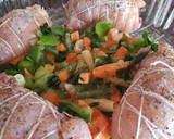 Foto del paso 4 de la receta: Contramuslos de pollo rellenos de dátiles y jamón serrano