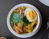 Foto langkah ke 7 dari resep Soto Ceker Ayam Bening Segar Kuah Kunyit ala Rumahan.
