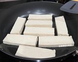 A picture of step 4 of Soy-Braised Scallion Tofu.