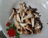 Foto langkah ke 2 dari resep Nasi goreng ayam panggang.