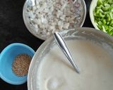 રવા ઓનીયન ઉત્તપમ (Rava Onion Uttapam Recipe In Gujarati) રેસીપી સ્ટેપ1ફોટો