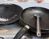 A picture of step 1 of Schezwan chutney brown Bread 🍞 tomato 🍅 onion omellete.