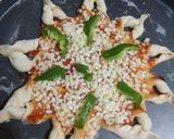 A picture of step 6 of Sunflower pizza.