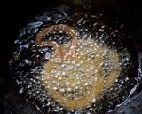 A picture of step 8 of Cheesy potato rings.