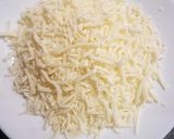 A picture of step 3 of Chicken cheese paratha.