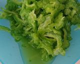 Foto langkah ke 1 dari resep Tumis kering pare + step anti pahit tapi crunchy.