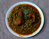 A picture of step 7 of Matar Wali Fish Curry (Fish Curry with Peas).