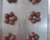 Foto langkah ke 4 dari resep Flower Cookies.