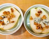 Pieczona gruszka z gorgonzolą, orzechami i miodem krok przepisu 2 zdjęcie