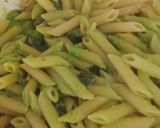 Foto del passaggio 3 della ricetta Penne con Crema di Piselli, Taccole e Menta