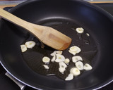 Foto del paso 2 de la receta: Base de pizza de judías verdes