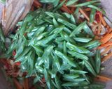 Foto langkah ke 4 dari resep Tumis Sayur Pelangi.