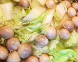 A picture of step 2 of Vegetarian Napa Cabbage Soup with Straw Mushrooms.