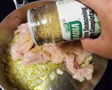 Foto del paso 2 de la receta: Pollo cremoso con champiñones