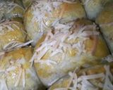 Foto langkah ke 8 dari resep Bolen Pisang Cokelat Keju.