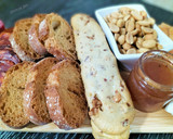 Foto del paso 4 de la receta: Tabla de quesos y fiambre