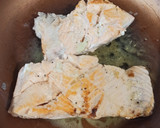 Foto del paso 3 de la receta: Salmón con espinacas y coco