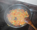 Foto del paso 2 de la receta: Salteado de pasta con mortadela y verduras