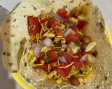 A picture of step 5 of Papad bhel.