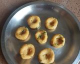 A picture of step 2 of Shahi Gatta Curry.