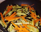 Foto del paso 3 de la receta: Fideos con verduras salteadas