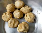 A picture of step 2 of Sattu Paratha.