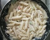 A picture of step 5 of Pasta with White sauce.