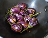 A picture of step 4 of Stuffed brinjal fry.