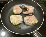 Foto del paso 3 de la receta: Merluza en salsa roja