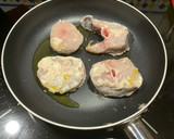 Foto del paso 3 de la receta: Merluza en salsa roja