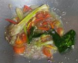 Foto langkah ke 2 dari resep Ikan kuah kuning.