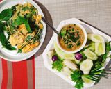 รูปขั้นตอนการทำที่ 4 ของ น้ำพริกปลาทูปลาร้าไข่เจียวโหระพา