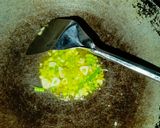 Foto langkah ke 2 dari resep Nasgor Buah Naga.