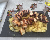 Foto del paso 4 de la receta: Pulpo 🐙 a la parrilla con puré de patata 🥔