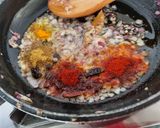 A picture of step 3 of Cashew matar masala.