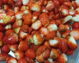 Foto langkah ke 1 dari resep Selai Strawberry Homemade.