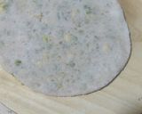 A picture of step 4 of Peas paneer paratha.