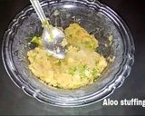A picture of step 2 of Aloo paratha.