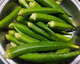 A picture of step 1 of Dahi Bhindi.