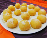 Foto del paso 6 de la receta: Bombas de patata al mojo picón rellenas de queso, al horno