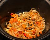 A picture of step 4 of Seafood Potjie.