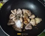 A picture of step 4 of Garlicky Stir Fried Water Chestnut.