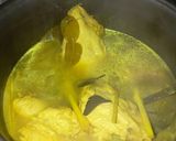 Foto langkah ke 4 dari resep Bubur Ayam Kuah Kuning.