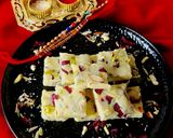 कच्छी शाही गुलाबपाक - ड्राईफ्रूट्स रोज़ मावा बर्फी - कच्छ - गुजरात स्पेशल रक्षाबंधन मिठाई रेसिपी चरण 5 फोटो