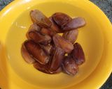 Foto langkah ke 1 dari resep Bolu Pisang Kurma (Tanpa Telur Tanpa Mixer).
