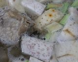 Hình bước làm 3 của món Canh khoai môn hầm xương