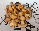 Une image de l'étape 2 de Boulettes de bœuf aux champignons et épices.