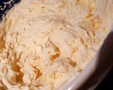 Pas rețetă Tort cu crema de cioc albă, frișca, mascarpone și fructe 5 fotografie