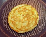 Hình bước làm 3 của món Pancakes Chuối